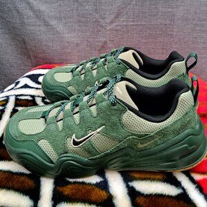 Nike Tech Hera Shoes DR9761-300 Women’s Sz 10 Oil Green Running